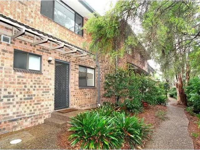 47/22 24 Taranto Road, Marsfield Townhouse for rent Listed by.