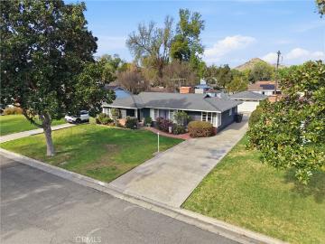 4735 Oakwood Place