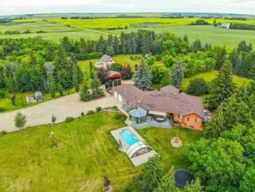 Beaver County, Alberta - Garden, Deck