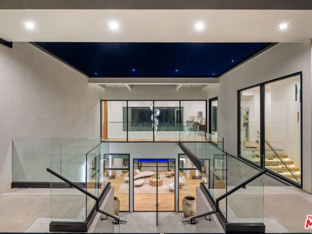 4732 Avenida Del Mar