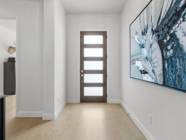 4733 Valley Peak