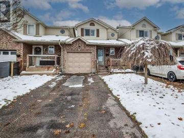 Wellington, Ontario - Garden, Fireplace