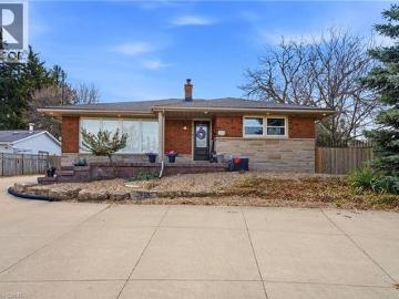 Hamilton, Ontario, Ontario - Garden, Parking