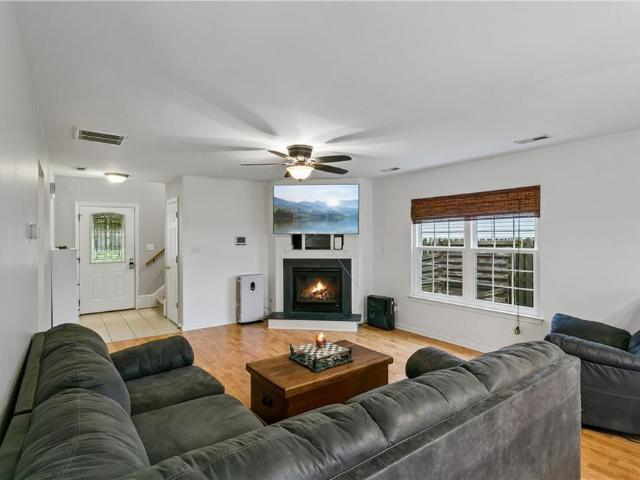 473 Queens Creek RD