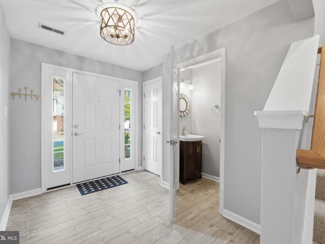 47456 Sharpskin Island Square