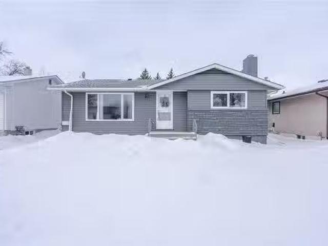 474 St Charles Street, Winnipeg, MB, R3K 1V5 house for sale.