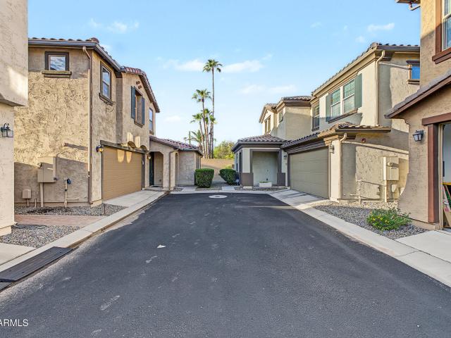 4750 e tierra buena lane