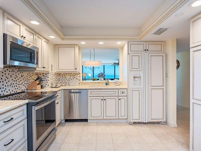 4751 Gulf Shore Boulevard N, PH8, Naples, US, FL