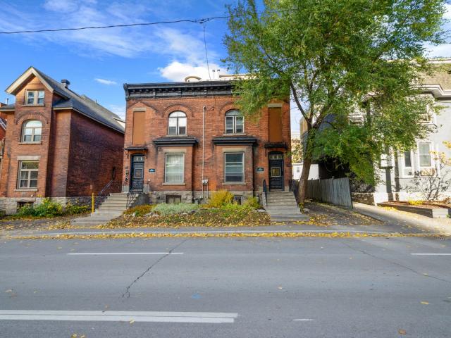 Ottawa, ON K1R5C2 475 Slater Street 6