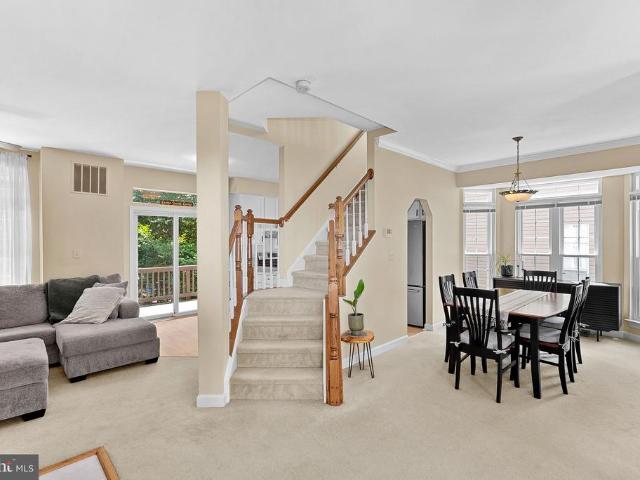 47684 Woolcott Square