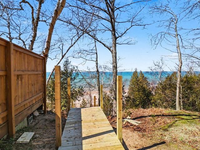 4760 N Lakeshore Drive