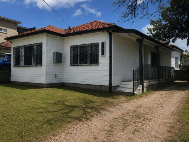 476 Woodville Road, Guildford | Roger Mickhail Property
