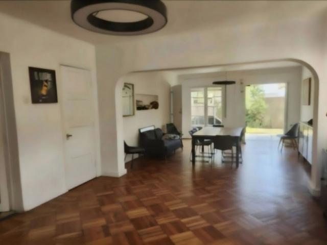 476m²