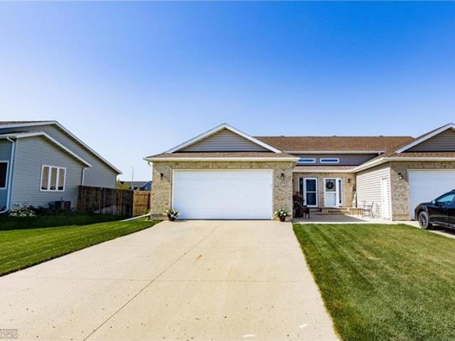 4775 44th St S, Fargo, ND 58104