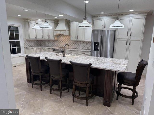 477 W Caracas Ave, Hershey, PA 17033