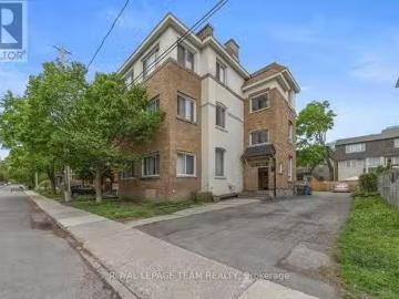 479 Cooper Street, Ottawa, ON, K1R 5H8 investment for sale.
