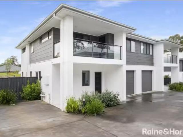 4/79 Albatross Road, NOWRA Townhouse for rent Listed by Leoni.
