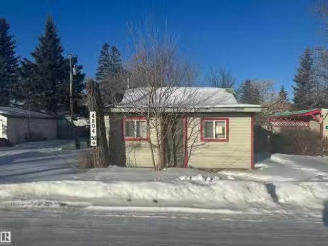 4804 51 Street, Rural Lac Ste. Anne County, AB, T0E 0A0 hous.