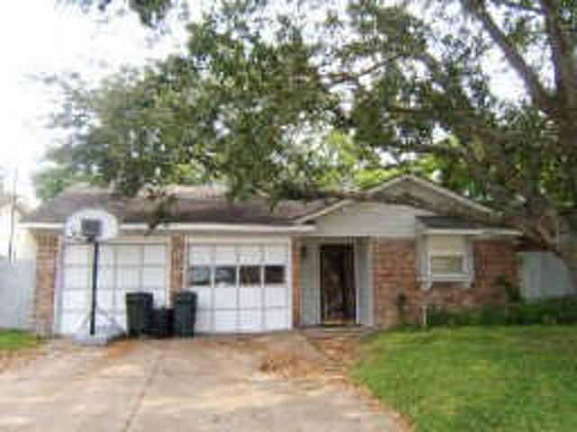 4807 Redfish Reef Dr, Bacliff, TX 77518