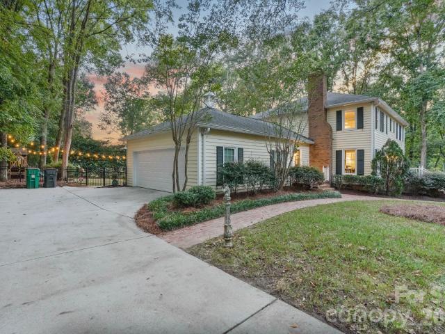 4800 Rockview Court