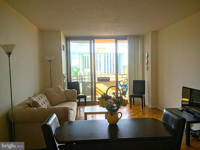 4801 Fairmont Avenue # 811