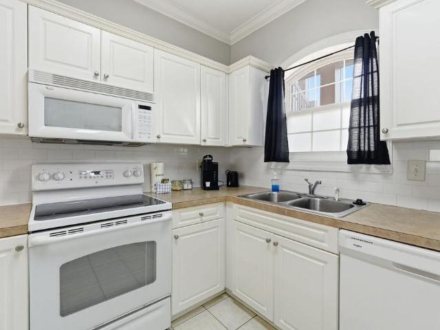 4803 Bovardia Pl. 203