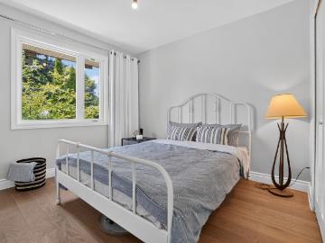 480 Rue Fraser Montréal Saint Laurent, QC H4M