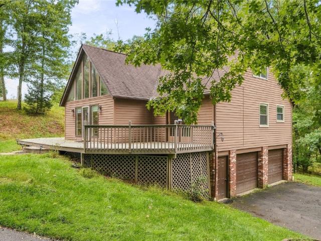 4819 Country Lane