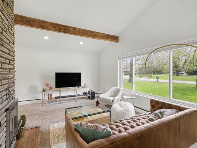 4819 Grandview Drive