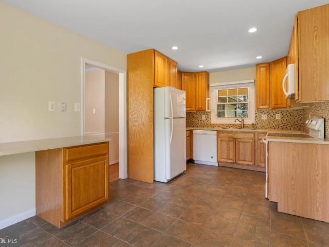 4819 Riverton Lane