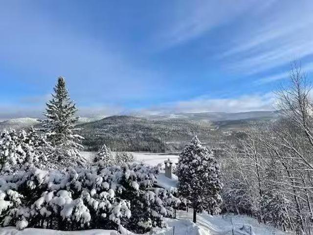 481 211 Ch. De Lac Tremblant Nord, Mont Tremblant, QC, J8E 1B4.