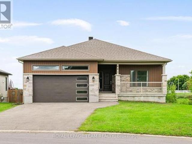 481 Lancaster Lane, North Dundas, ON, K0C 2K0 house for sale | Listing ID X13737 | Royal LePage