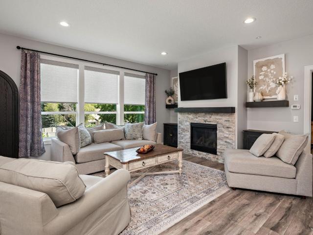 481 Paradise Drive SE