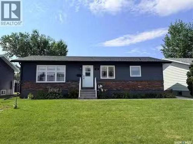 481 Willow Bay, Estevan, SK, S4A 2G3 house for sale Listing.