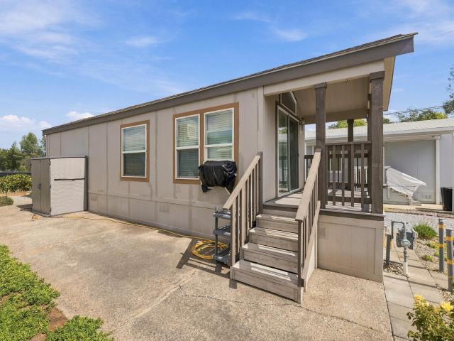481 Twin View Boulevard