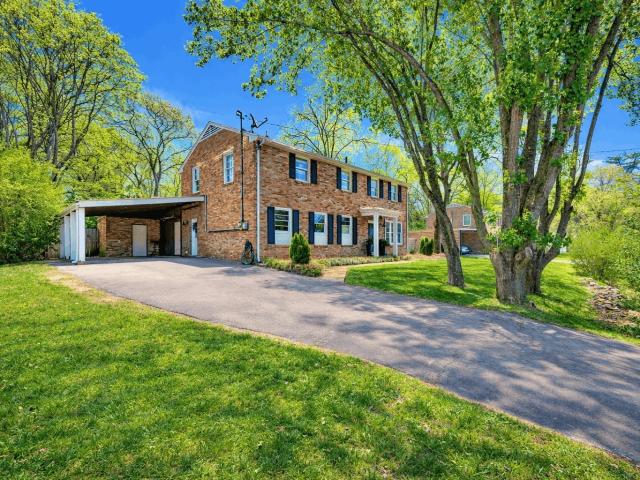 4824 Briarwood Dr
