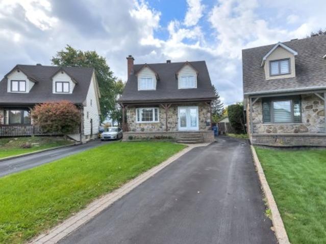 4825 Rue Brassard, Longueuil Saint Hubert, QC, J3Y 6S6 house for sale | Listing ID 12357 | Royal LePage