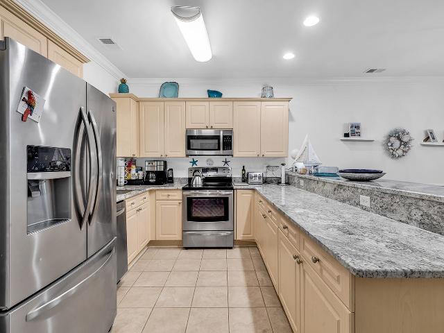 4820 Magnolia Lake Dr. 202