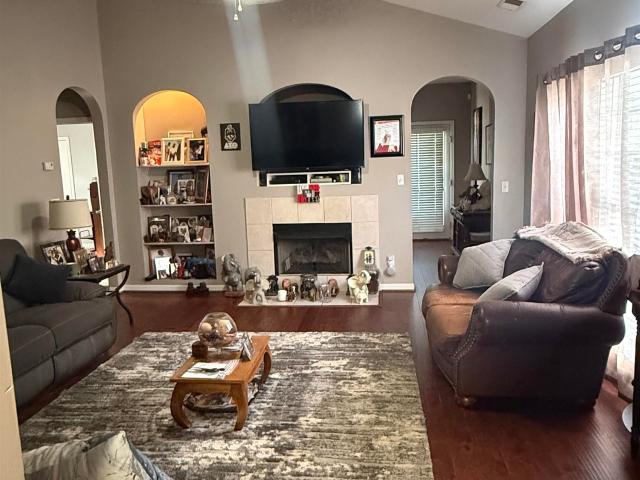 4821 Longmeadow Lane
