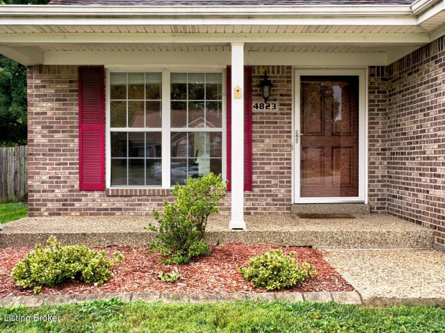 4823 Oak Pointe Dr