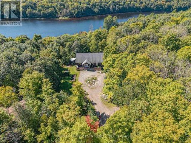 482 East Poverty Bay Road, Magnetawan, ON, P0A 1P0 house for sale | Listing ID X13780 | Royal LePage