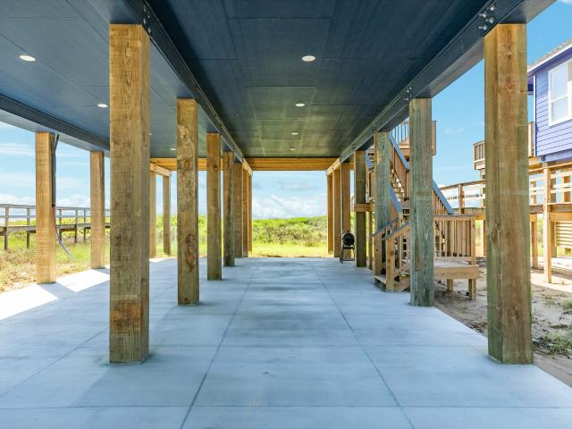4835 Bluewater Drive