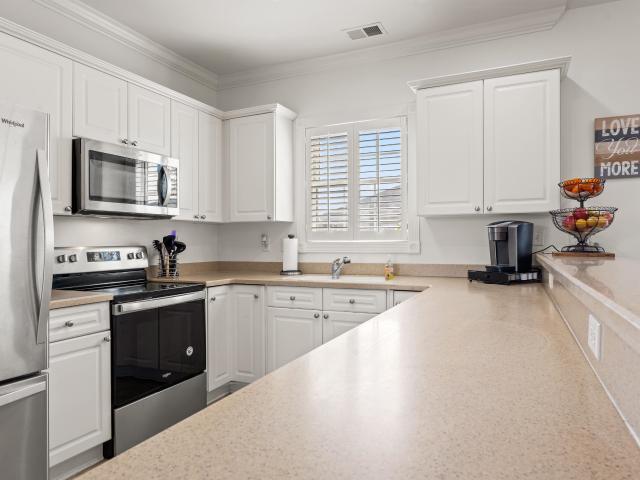 4837 Luster Leaf Circle 401