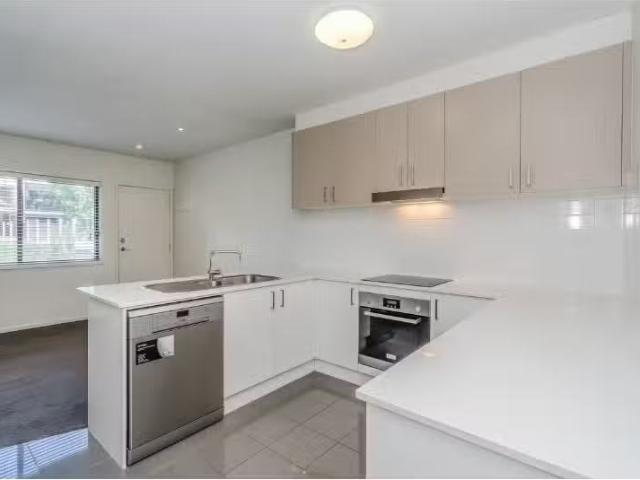 48/39 Jerrabomberra Avenue, Narrabundah Townhouse for rent Li.