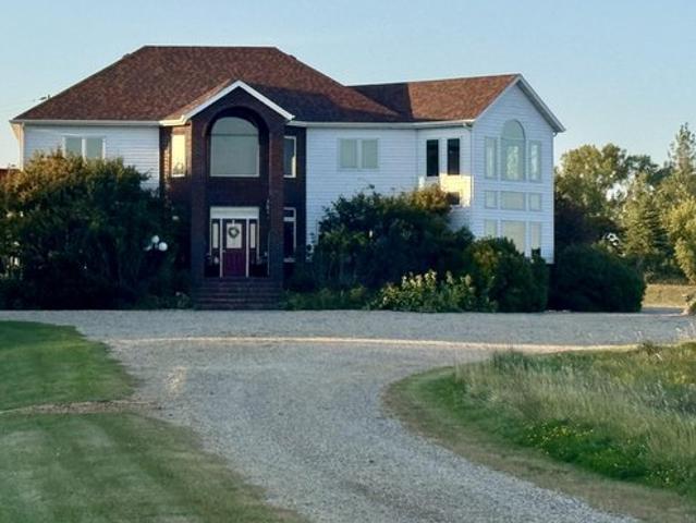 483 3rd Ave NE, McClusky, ND 58463