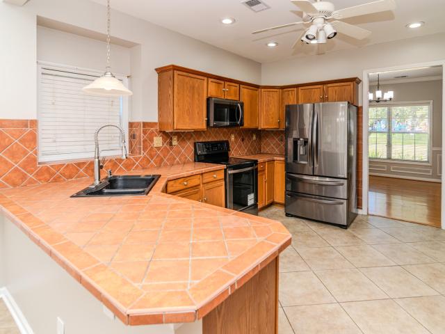 4844 Clifford Circle