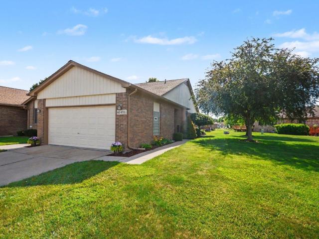48470 Rosewood Lane