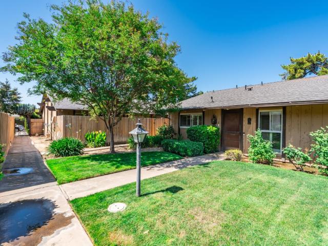 4849 N 7th St, Unit E, Fresno, CA 93726 | MLS #648926