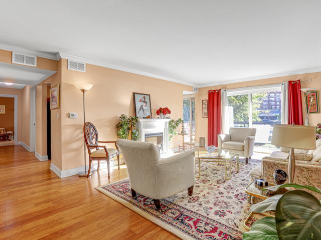 4840 Foster Street # 105