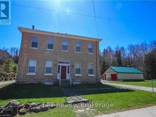 484 Carlisle Street, Saugeen Shores, ON, N0H 2L0 house for sale | Listing ID X13717 | Royal LePage